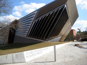 EliAndEdytheBroadArtMuseumatMichiganStateUniversitybyZahaHadid.Top