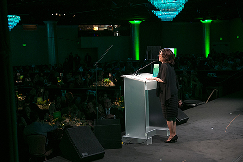 Ms. Dunn delivering her acceptance speech. Photo: © Chris Hatcher Photography