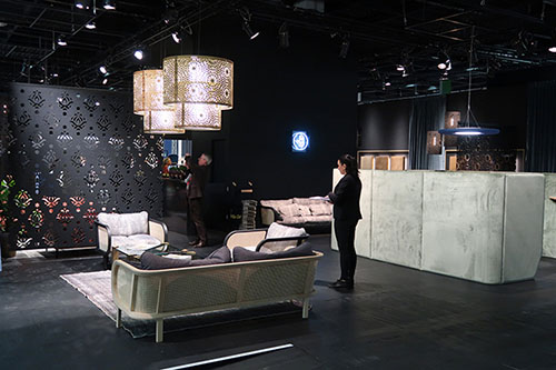 Buzzispace continues to create buzz with a huge stand and the addition of seating to its line.